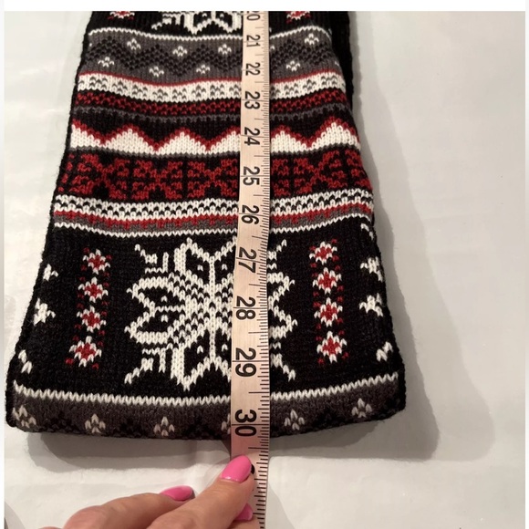 New SNOWFLAKE MukLuks Hat LOOP Scarf SET RED BLACK Knit Fair Isle ARCTIC Snow OS - Picture 6 of 10